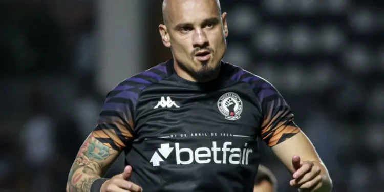 Coritiba se acerta com o Vasco e fica próximo da contratação do zagueiro Maicon