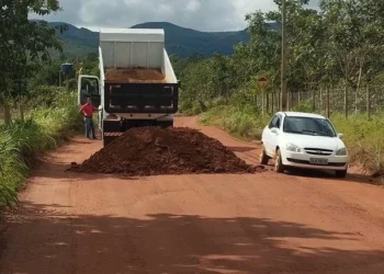 Serviços de recuperação de estradas vicinais da zona rural de Palmas estão a todo vapor pela Secretaria Municipal de Agricultura e Serviços do Interior