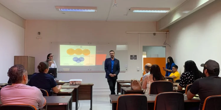 Secretaria de Administração e Modernização realiza 1ª reunião com instrutores da Escola de Governo de Palmas