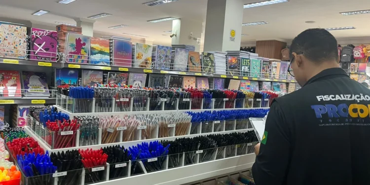Procon Tocantins encontra variação de até 336% nos preços de materiais escolares em Palmas