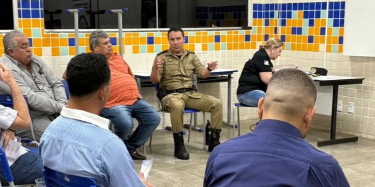 Em Palmas, Diretoria de Polícia Comunitária da SSP/TO reúne lideranças das Arnes para tratar da implantação do Conseg