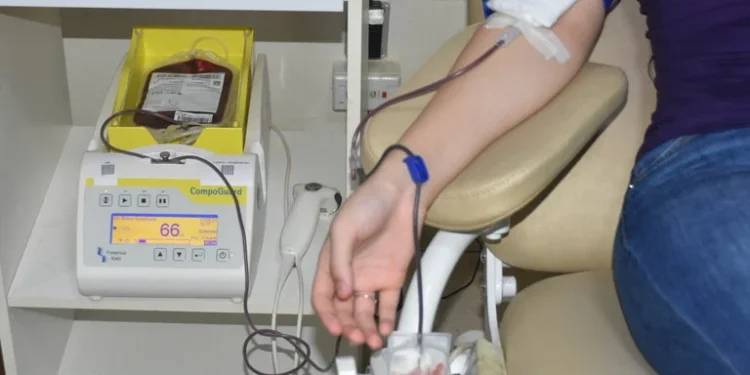 Servidores do Hospital Regional de Paraíso reforçam os estoques da Hemorrede