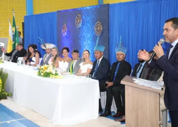 Governador Wanderlei Barbosa durante solenidade de posse do prefeito João Alberto, em Tocantínia.