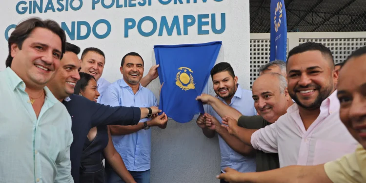 Em Cariri do Tocantins, governador Wanderlei Barbosa entrega reforma do Ginásio Poliesportivo que recebeu R$ 1,8 milhão do Governo do Tocantins