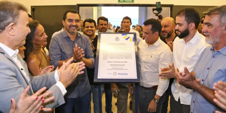 Governador Wanderlei Barbosa inaugurou o auditório no Colégio Militar Duque de Caxias em Taquaruçu e anunciou data de entrega da escola em Buritirana