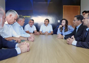 Governador Wanderlei Barbosa discutiu os detalhes do convênio que destinará R$ 300 milhões para pequenos agricultores no Tocantins