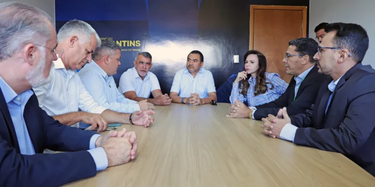 Governador Wanderlei Barbosa discutiu os detalhes do convênio que destinará R$ 300 milhões para pequenos agricultores no Tocantins