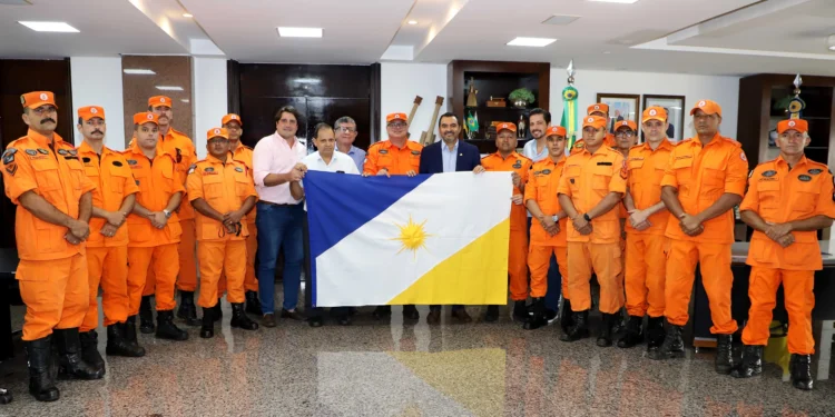 Governador Wanderlei Barbosa recebe equipe do Corpo de Bombeiros do Tocantins e enaltece atuação dos profissionais em força-tarefa na Ponte JK