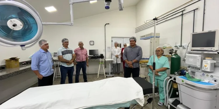 Em Araguaçu e Alvorada, secretários da Saúde ouvem demandas da população e servidores