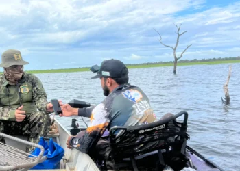 Durante abordagens, fiscais realizam também trabalho educativo