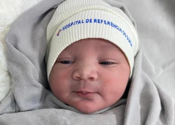 Helena nasceu com quinze minutos após chegar no HRG