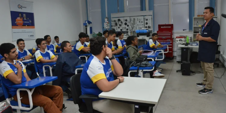 Matrículas para cursos técnicos integrados ao ensino médio ainda podem ser realizadas na rede estadual de educação