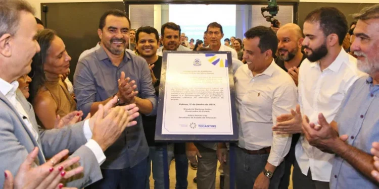 Entrega de auditório em escola de Taquaruçu representa avanço para comunidade, diz Amélio Cayres