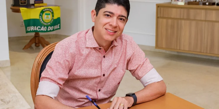 Prefeitura de Paraíso nomeia convocados para a Educação