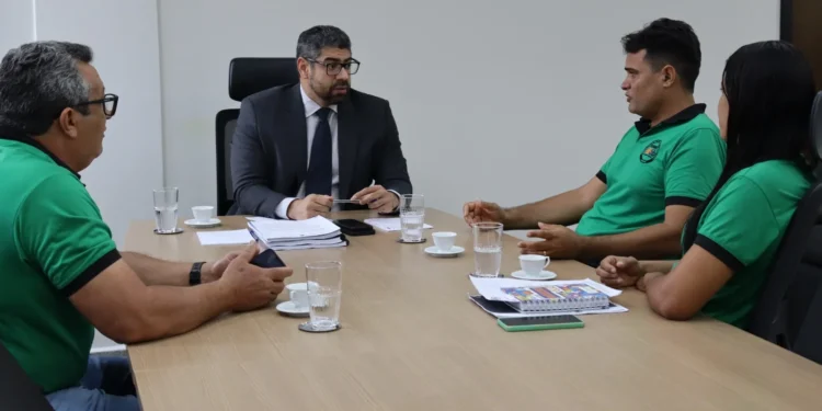 Durante o encontro, os representantes do Conselho apresentaram as principais demandas da comunidade  - Foto: Vania Machado/Governo do Tocantins