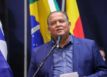 Senador Eduardo Gomes prestigia posse do prefeito reeleito de Araguaína, Wagner Rodrigues