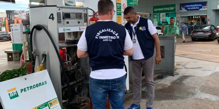 Sobre abastecimento: Agência de Metrologia fiscaliza bombas medidoras de combustível e dá dicas importantes aos consumidores