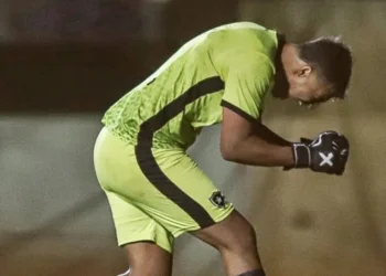 Botafogo venceu Fast de virada na estreia da Copinha • Jhenifer Cristine