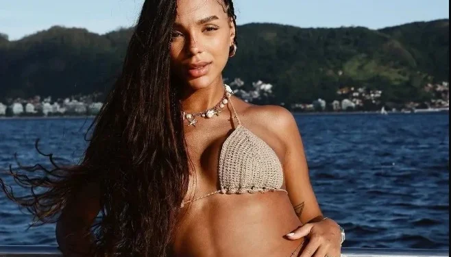 Brunna Gonçalves exibe barriga de gravidez com Ludmilla e mostra novo visual