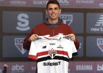 Oscar em apresentação pelo São Paulo • Divulgação/São Paulo