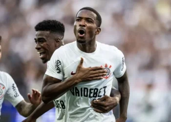 Cacá atuando pelo Corinthians • Reprodução