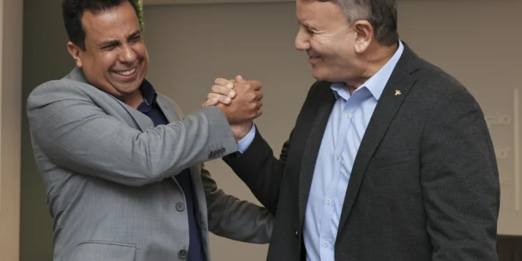 Prefeito Eduardo se reúne com equipe de gestores da educação estadual