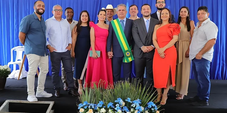 Fontoura e Fernando Fernandes tomam posse como prefeito e vice-prefeito de Figueirópolis