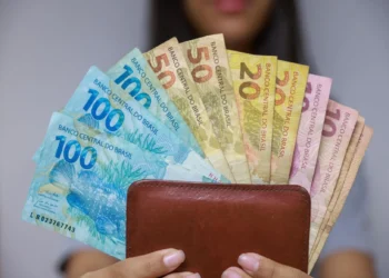 São mais de R$ 95 milhões que beneficiam 9.858 servidores públicos, estagiários e bolsistas