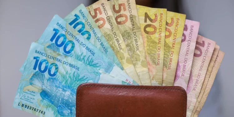 São mais de R$ 95 milhões que beneficiam 9.858 servidores públicos, estagiários e bolsistas