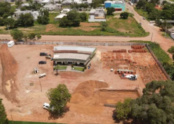 MPTO realiza vistoria para acompanhar desocupação de clube construído em avenida