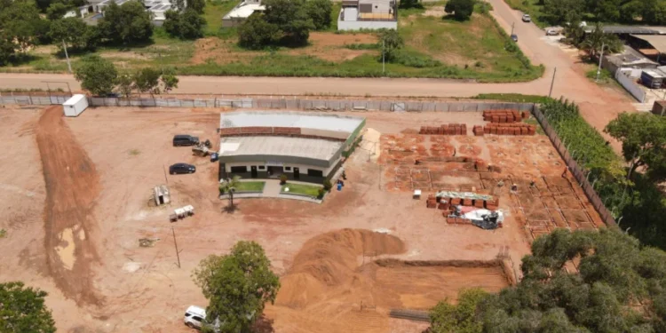 MPTO realiza vistoria para acompanhar desocupação de clube construído em avenida