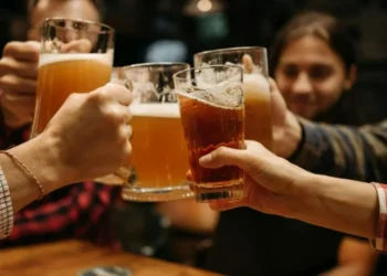 O álcool é a terceira causa evitável de câncer, depois do tabaco e da obesidade, contribuindo para cerca de 100 mil casos e 20 mil mortes a cada ano nos Estados Unidos
 • Pavel Danilyuk via Pexels