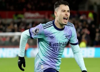 Martinelli comemora seu gol pelo Arsenal no primeiro jogo do ano • Divulgação/Arsenal