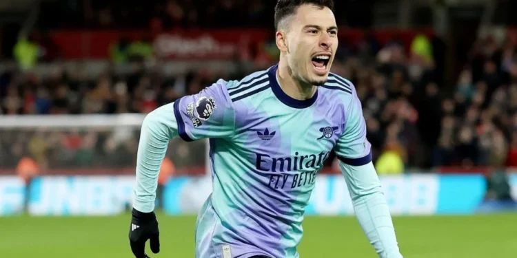 Brasileiros marcam, Arsenal vence o Brentford e assume vice-liderança