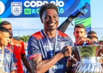 Heltton, zagueiro do Maricá • @heltton_matheus