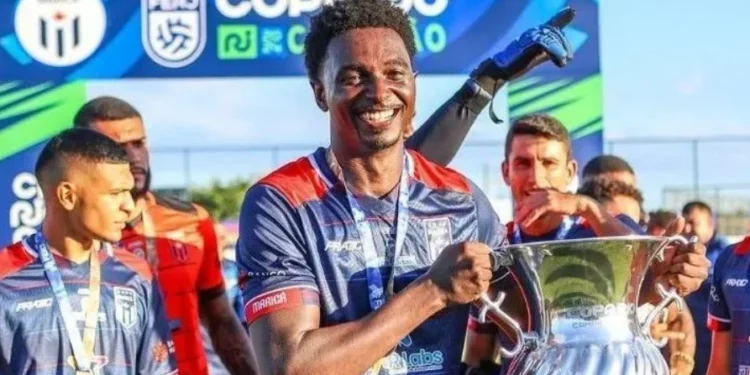 Heltton, zagueiro do Maricá • @heltton_matheus