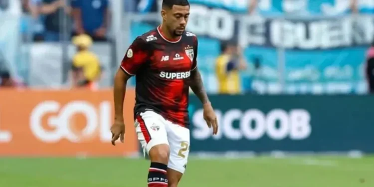Vitória encaminha contratação de Wellington Rato, do São Paulo