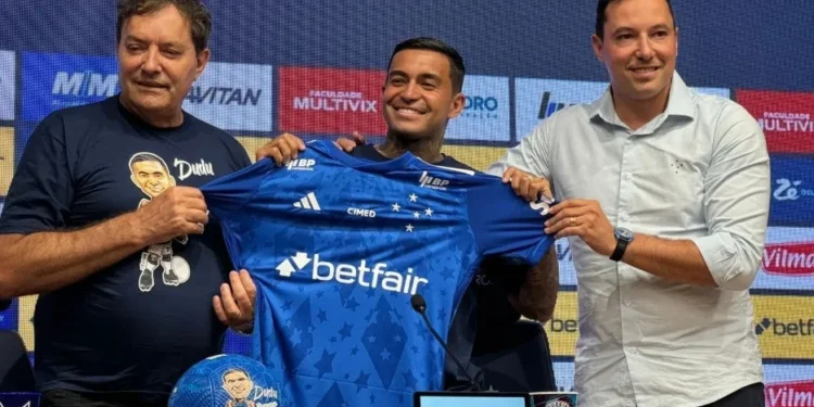 Dudu foi apresentado no Cruzeiro • Foto: Guilherme Piu/ Itatiaia