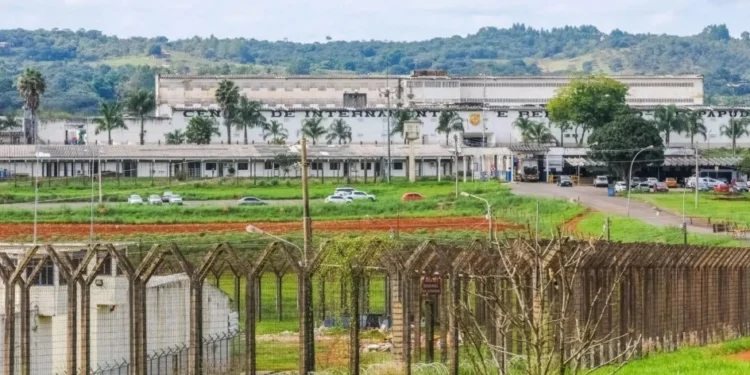 Detento condenado a 135 anos de prisão foge da cadeia da Papuda, no DF