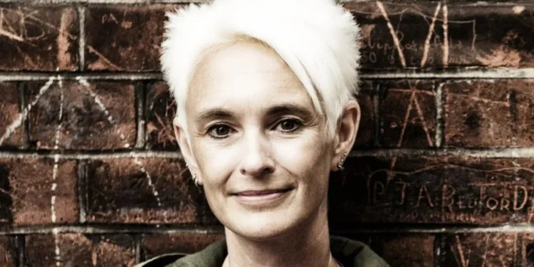 3 livros de suspense que todo mundo deveria ler, segundo C. J. Tudor