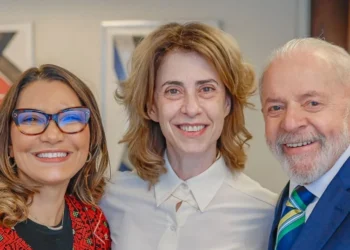 O presidente Lula, ao lado da atriz Fernanda Torres e da primeira-dama Janja. • Ricardo Stuckert