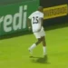 Filho de Robinho faz gol pelo Santos na Copinha e comemora com pedalada
