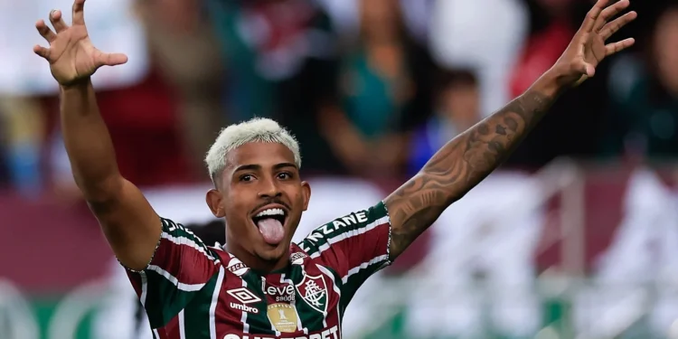 Algoz do Botafogo anuncia contratação de John Kennedy