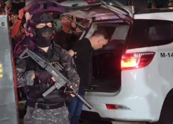 Guarda civil municipal se entrega após atirar na prefeitura de Osasco em briga • Reprodução