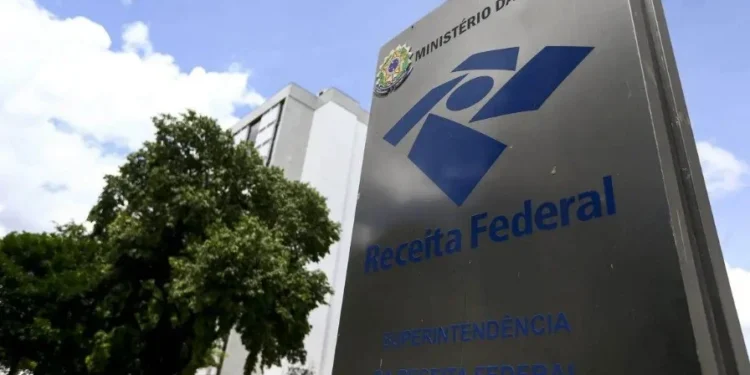 Pix e cartão de crédito: tire suas dúvidas sobre novas regras de fiscalização