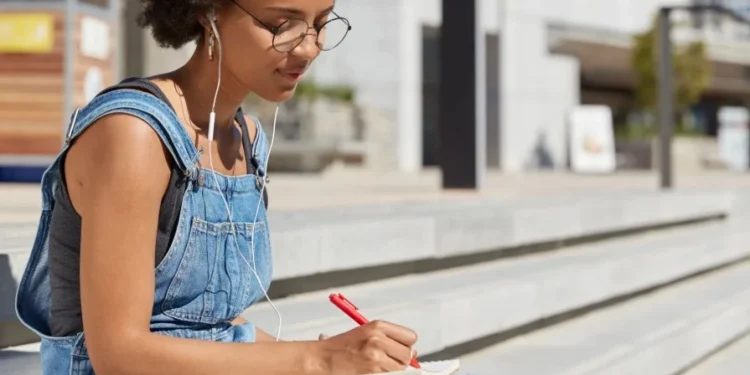 Redação no vestibular: saiba como estudar e se preparar