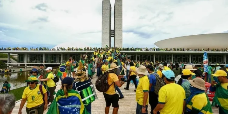 Dois anos após 8/1, projeto de anistia é herança para sucessor de Lira