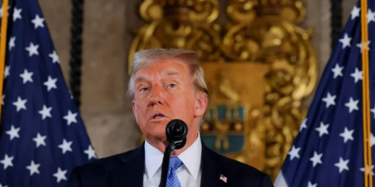 Com dúvida sobre Bolsonaro, Eduardo e Michelle devem ir à posse de Trump