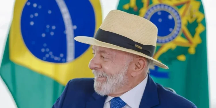 Dia de dizer em alto e bom som: “Ainda estamos aqui”, diz Lula