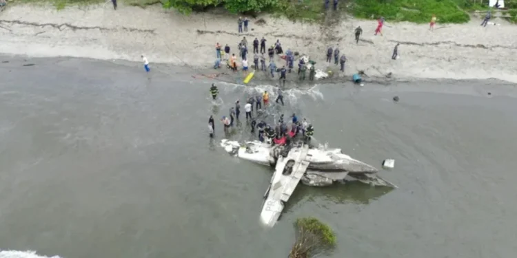 Avião explode no mar ao falhar pouso em Ubatuba: o que sabemos sobre o acidente